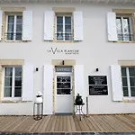 La Blanche 3* Salles (Gironde)