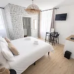 La Blanche Aparthotel